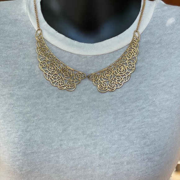 Pretty Collar Style Necklace. - Picture 4 of 6